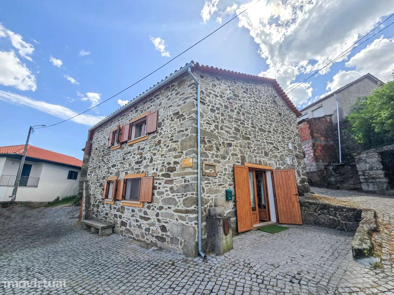 Moradia T3 em Pombares, Bragança. - Grande imagem: 3/23