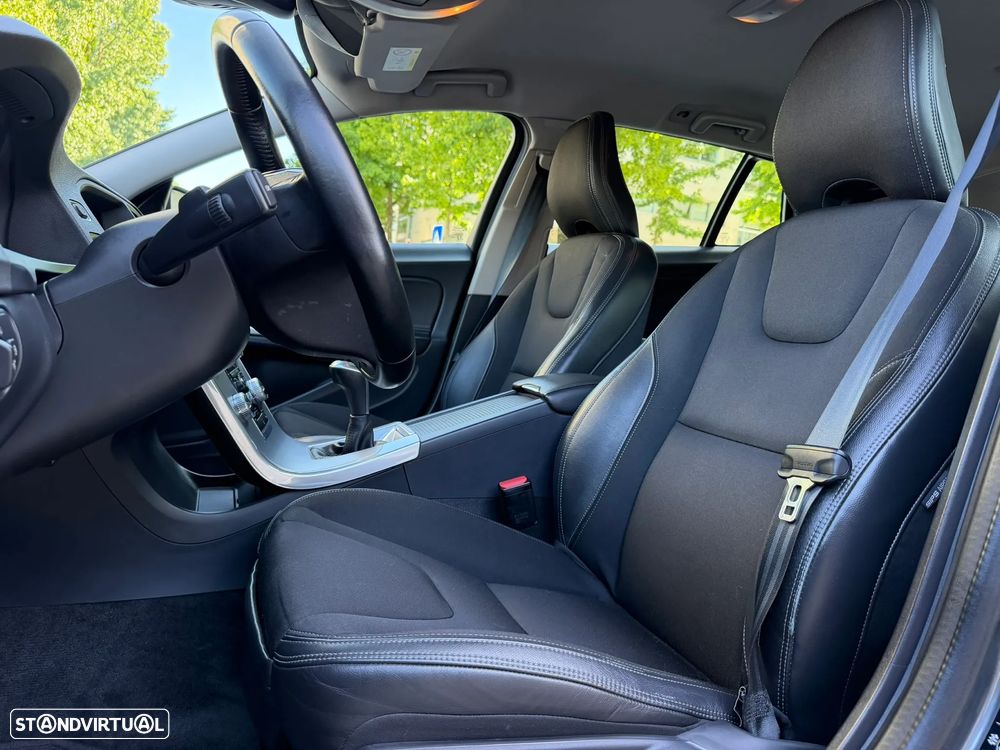 Volvo V60 2.0 D3 Summum - 18