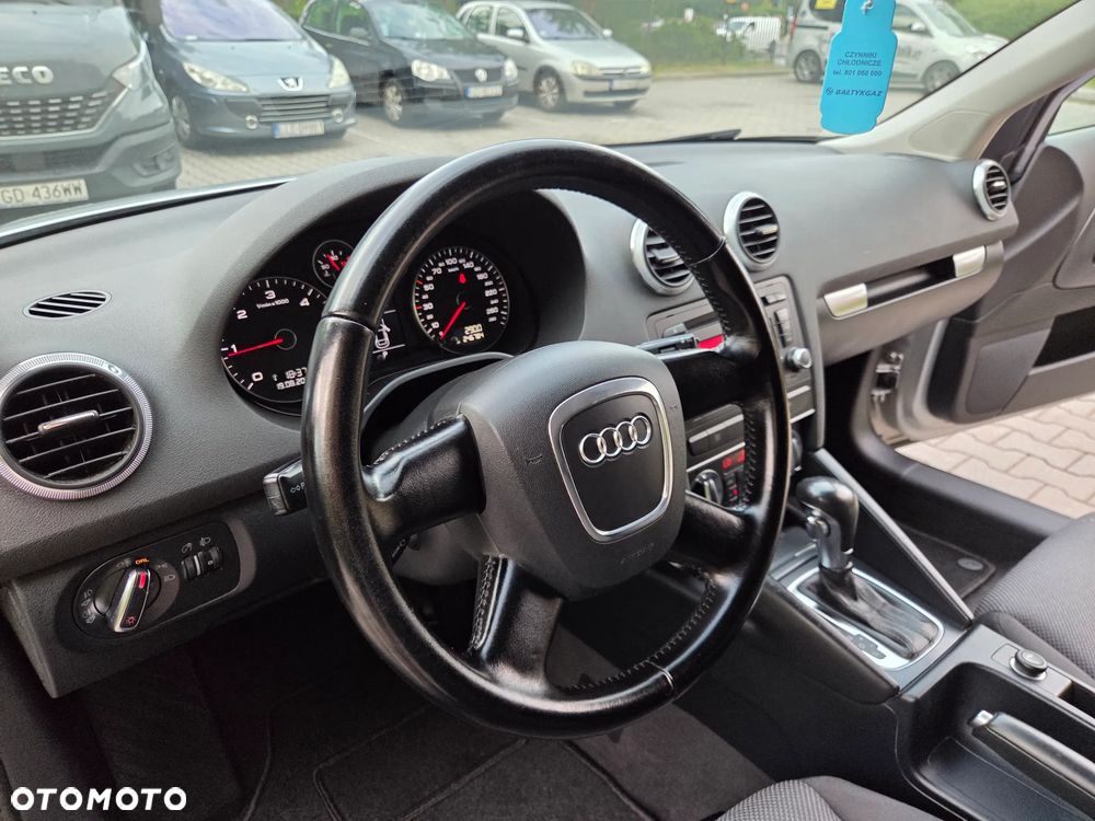 Audi A3 3-drzwiowe 2.0 TDI DPF Ambiente S tronic - 25
