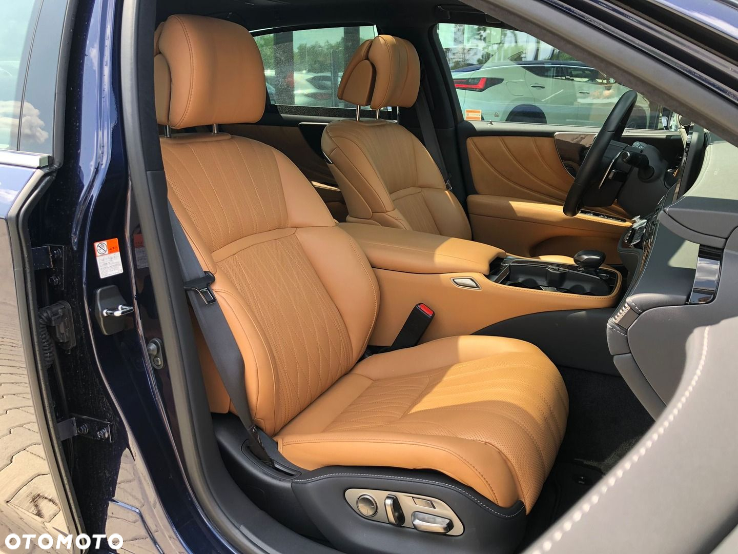 Lexus LS - 28