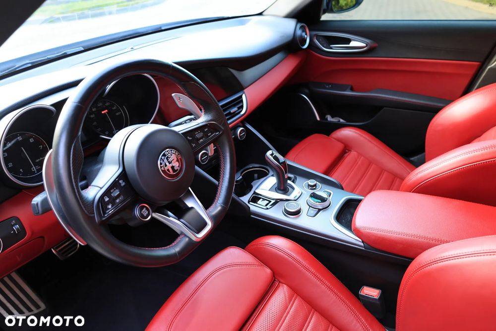 Alfa Romeo Giulia 2.0 Turbo 16V AT8 Veloce - 22
