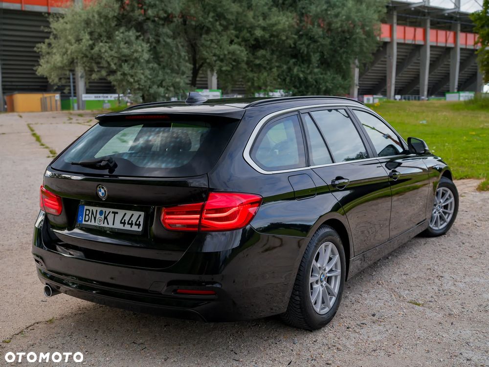 BMW Seria 3 318d Luxury Line - 16