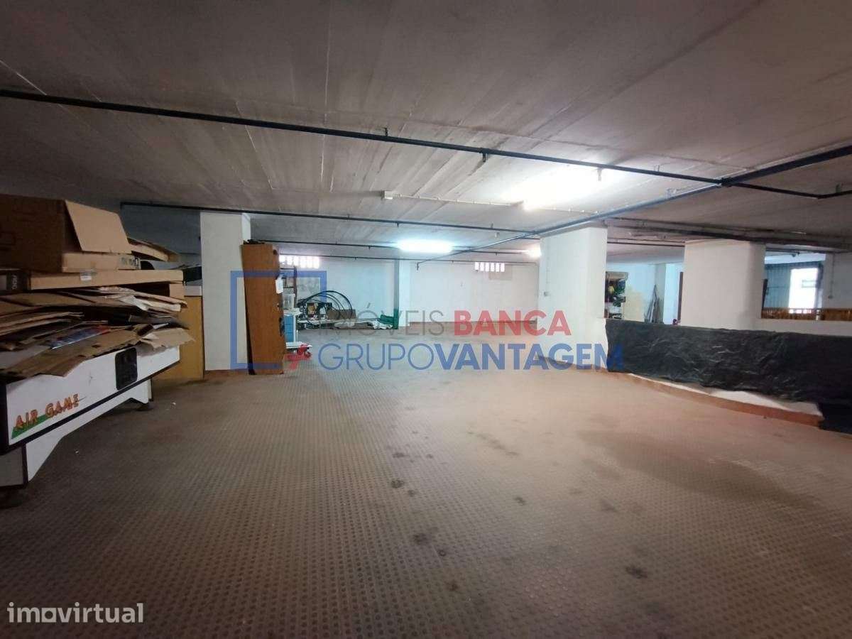 LUGAR DE PARQUEAMENTO - TAPADA DAS MERCÊS