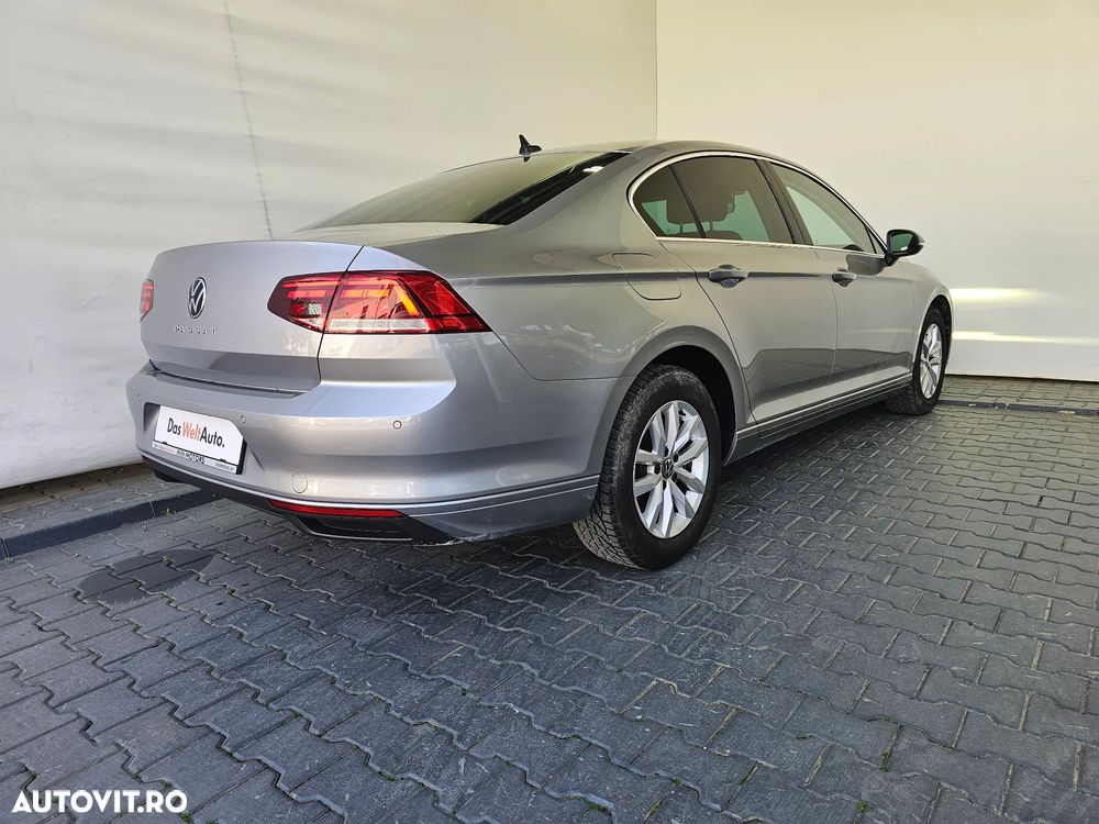 Volkswagen Passat 1.5 TSI ACT DSG Comfortline - 24