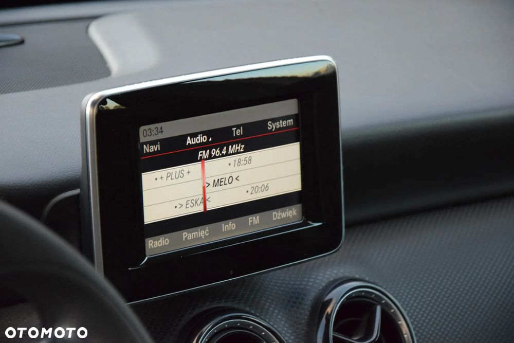 Mercedes-Benz Klasa A 180 BlueEfficiency Edition - 22
