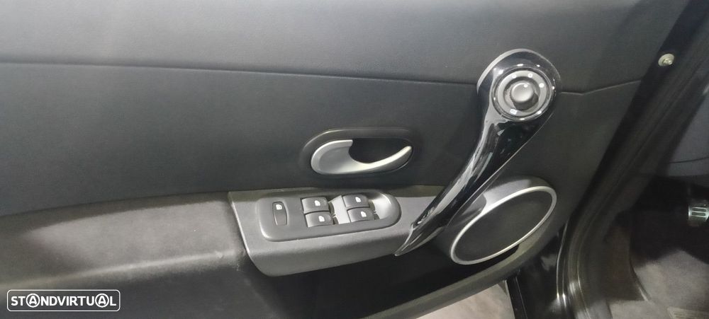 Renault Clio 1.5 dCi Dynamique S - 12