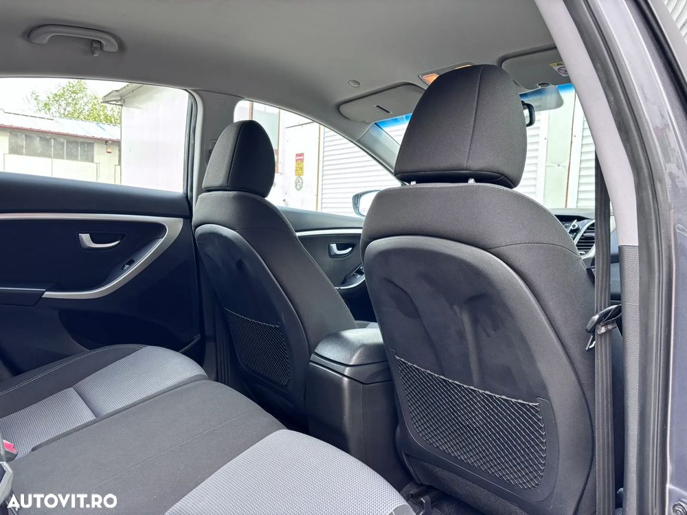 Hyundai i30 blue 1.4 Trend - 29