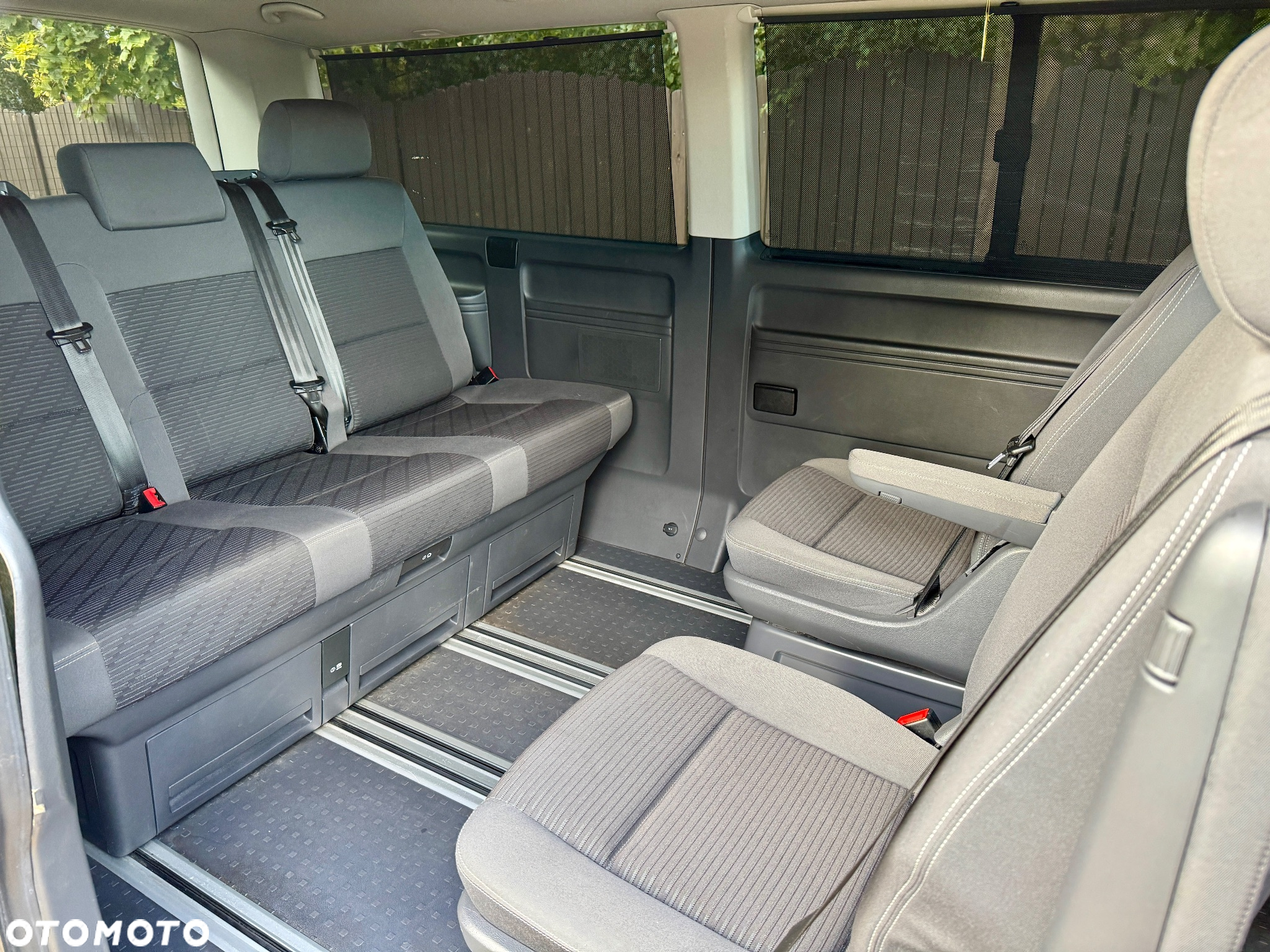 Volkswagen Multivan - 17