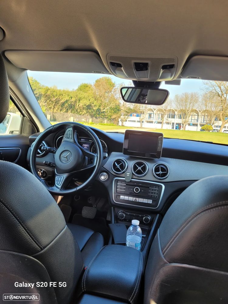 Mercedes-Benz GLA 180 7G-DCT - 8