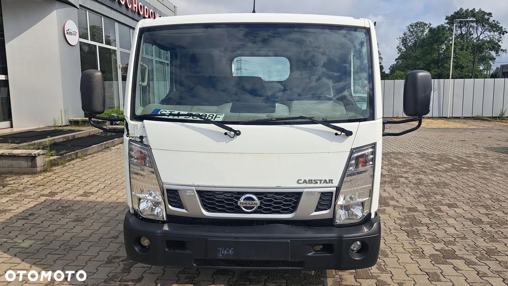 Nissan NT400 - 2