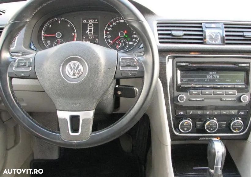 Volkswagen Passat - 13