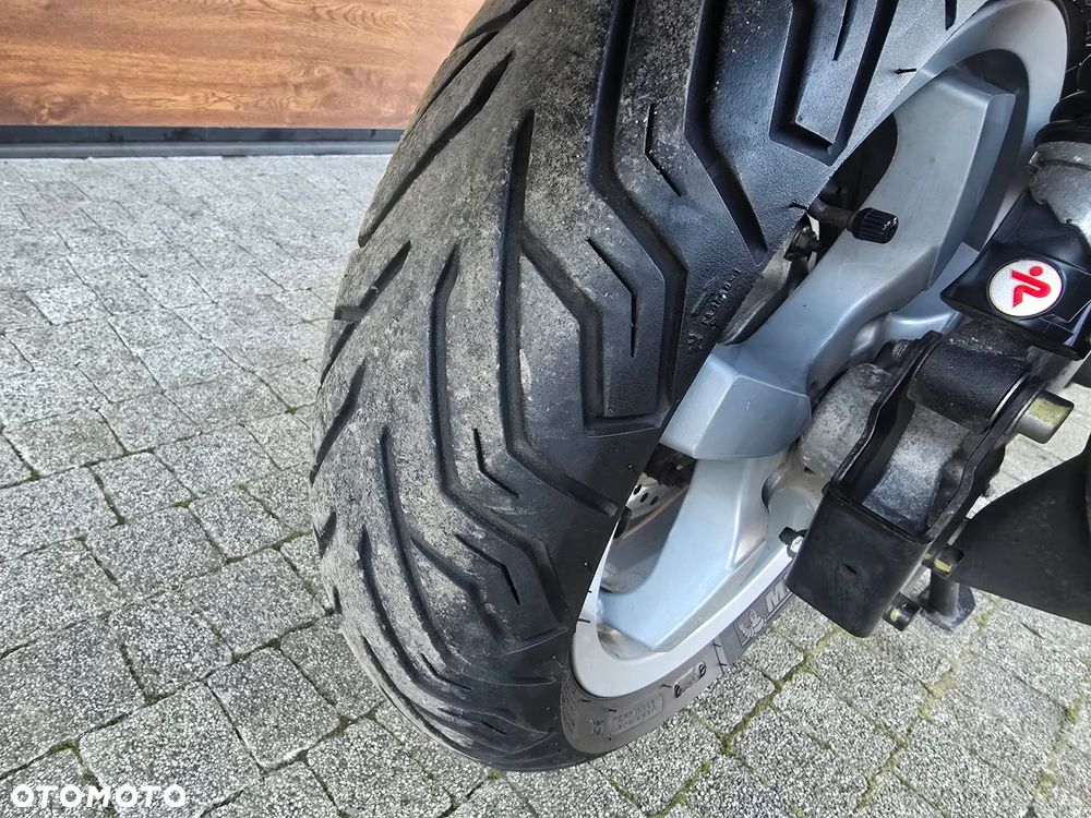 Peugeot Satelis - 18