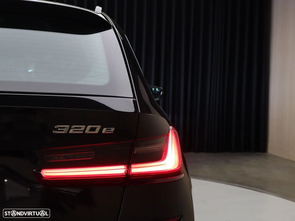 BMW 320 e Pack M Auto - 13