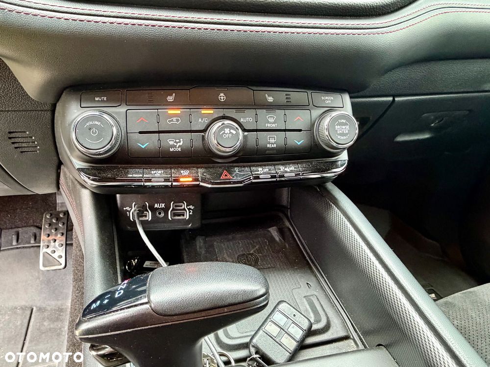 Dodge Durango - 13