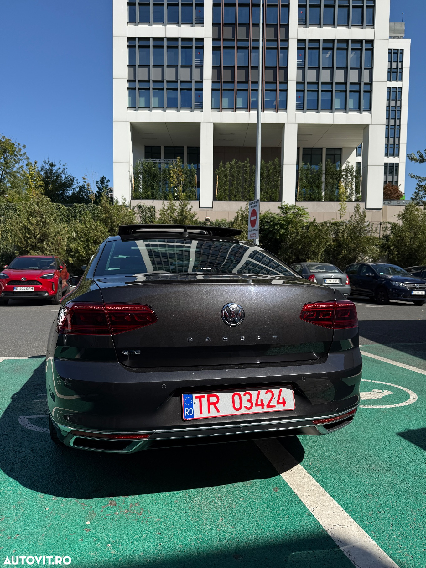 Volkswagen Passat - 16
