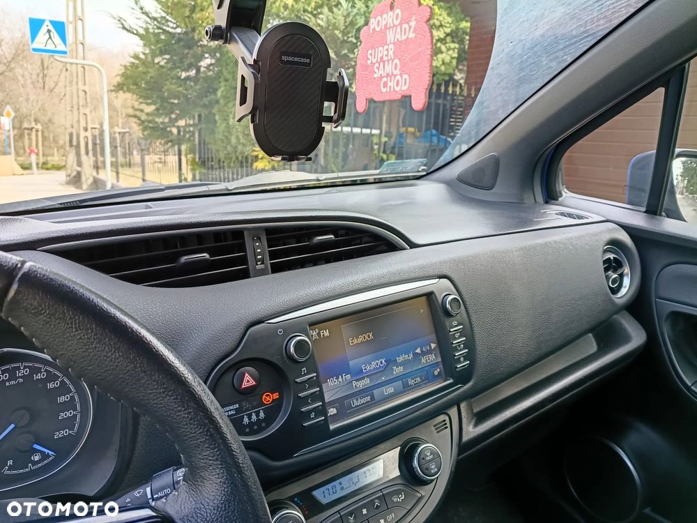 Toyota Yaris Hybrid 100 Dynamic - 5