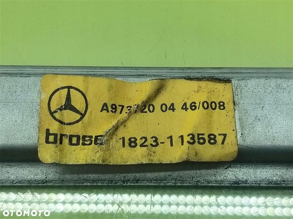 Podnośnik szyby przód prawy Mercedes Atego 2004-2013 BROSE A9737200446/008 - 5