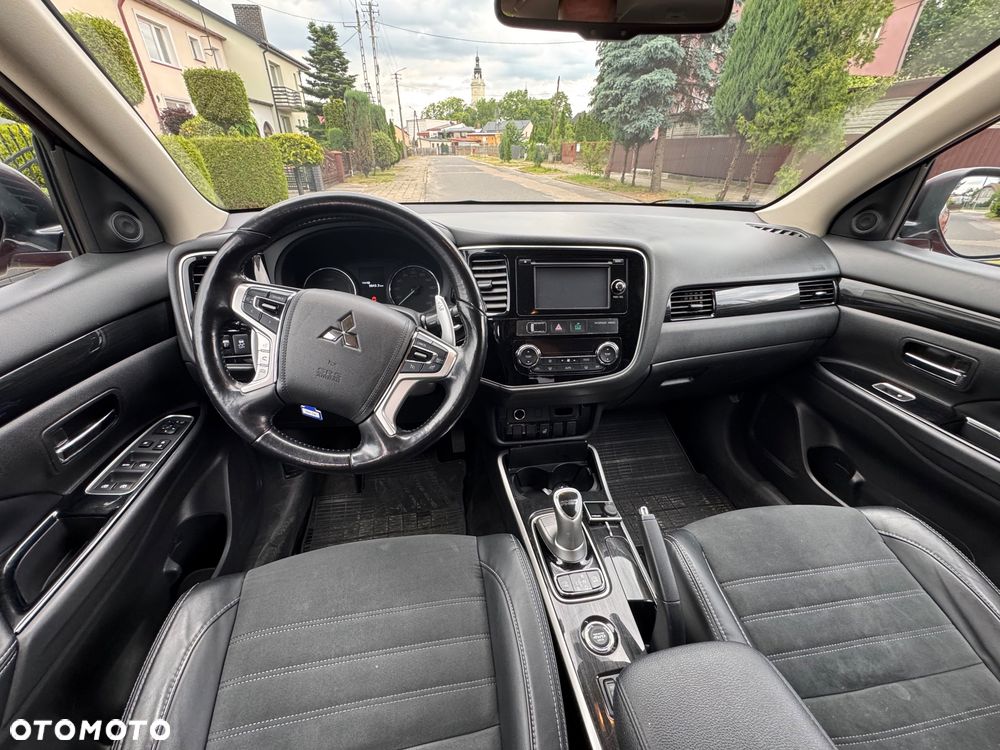 Mitsubishi Outlander - 9