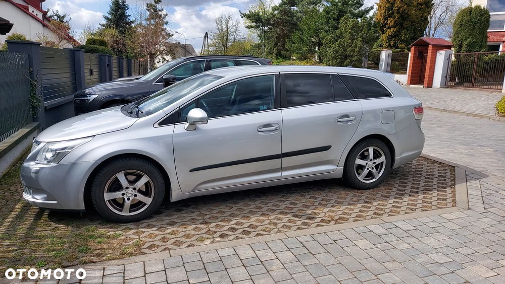 Toyota Avensis 2.0 D-4D Sol - 4