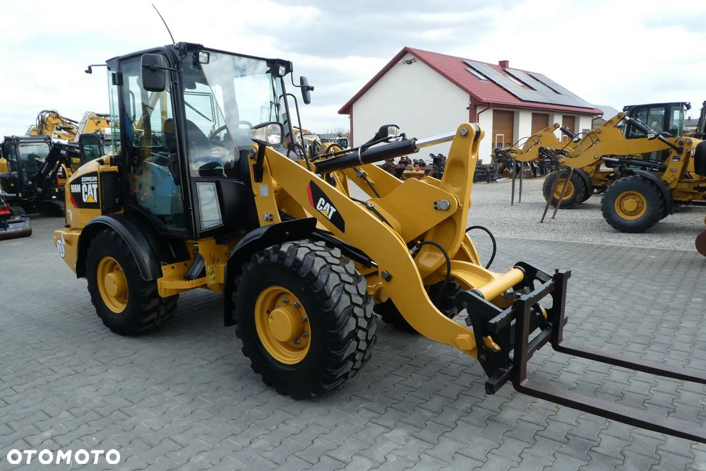 Caterpillar 906M ŁYZKA WIDŁY BEZ DPFU - 7