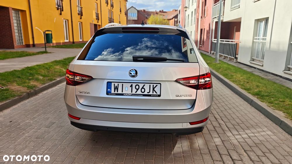 Skoda Superb 2.0 TDI SCR Ambition - 8