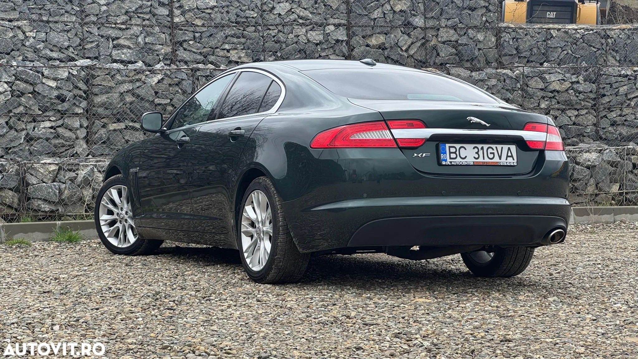 Jaguar XF 2.2D Premium Luxury - 8