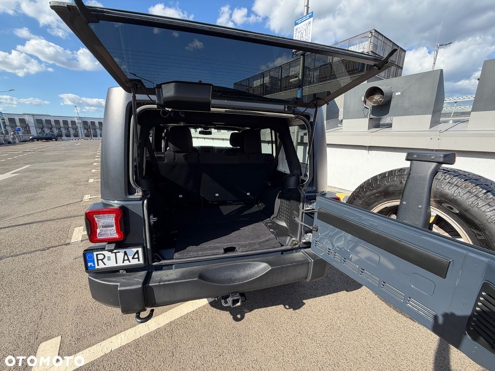 Jeep Wrangler 3.6 Unlim Rubicon - 17