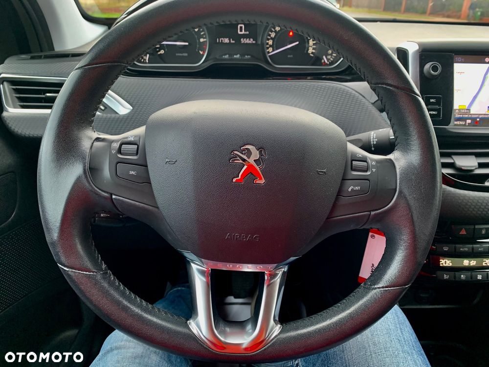 Peugeot 2008 1.2 Pure Tech Style EU6 - 25