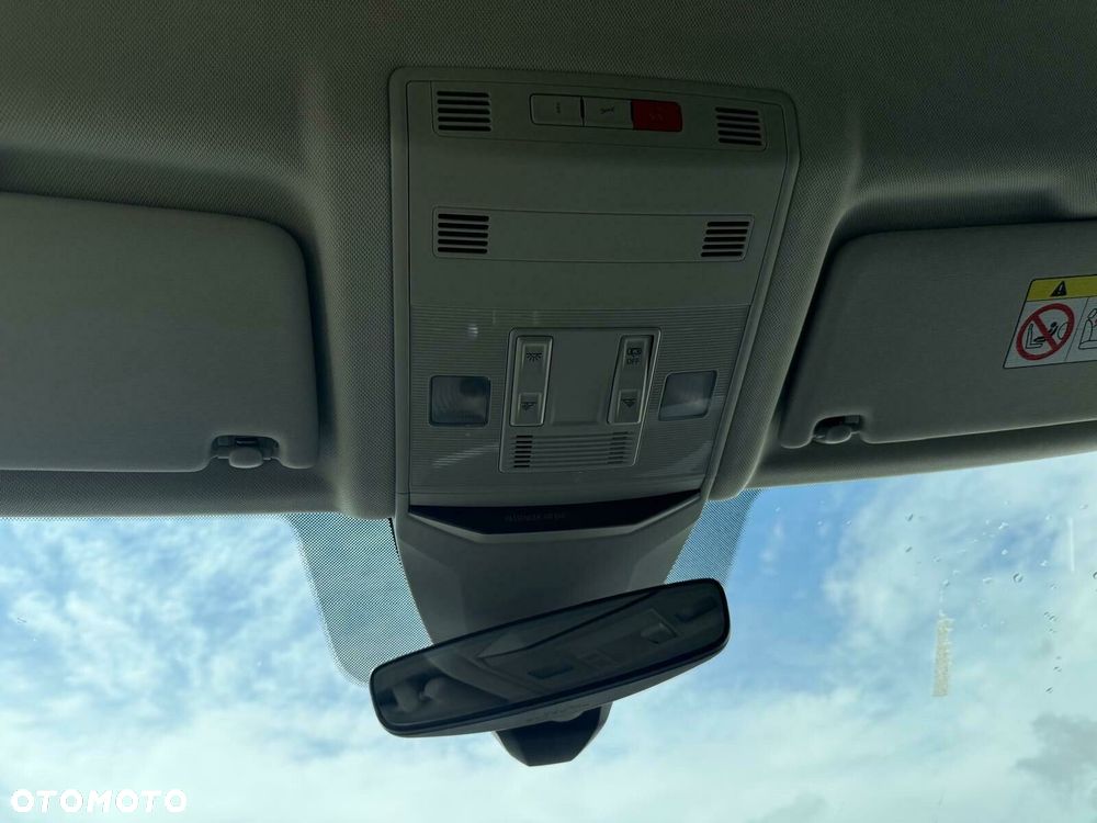 Volkswagen T-Roc 1.5 TSI Life Plus DSG - 28