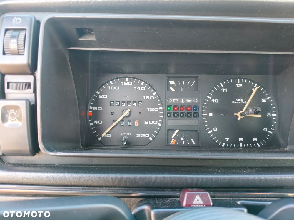 Volkswagen Golf 1.8 GL - 13