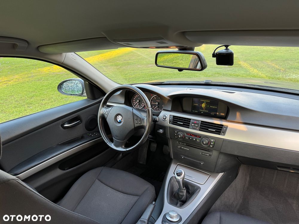BMW Seria 3 318d DPF - 31