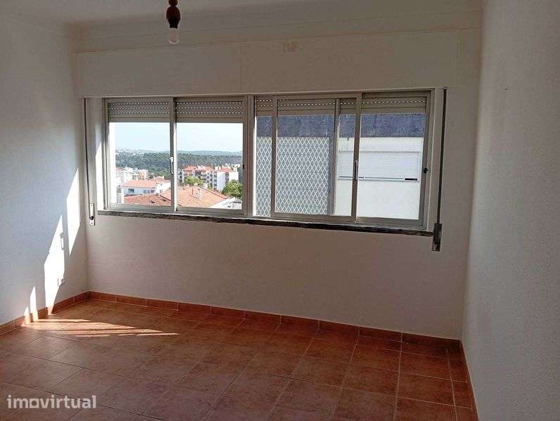 Apartamento T3 P/Arrendar - Grande imagem: 4/10
