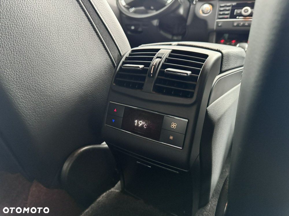 Mercedes-Benz Klasa E - 26