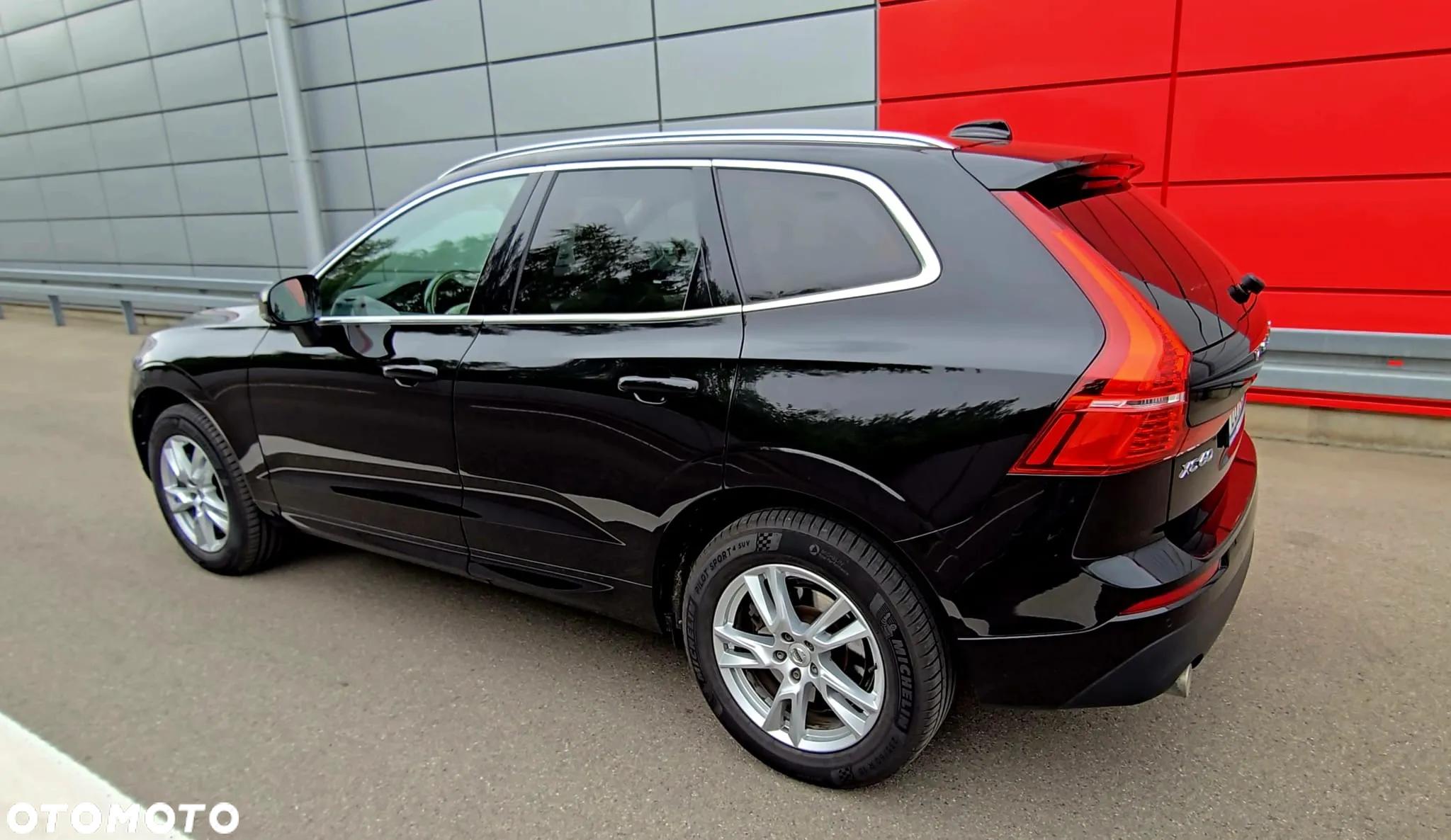 Volvo XC 60 T5 AWD Momentum - 4