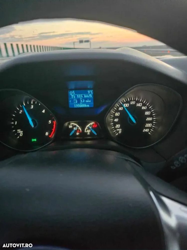 Ford Focus 2013 photo 3