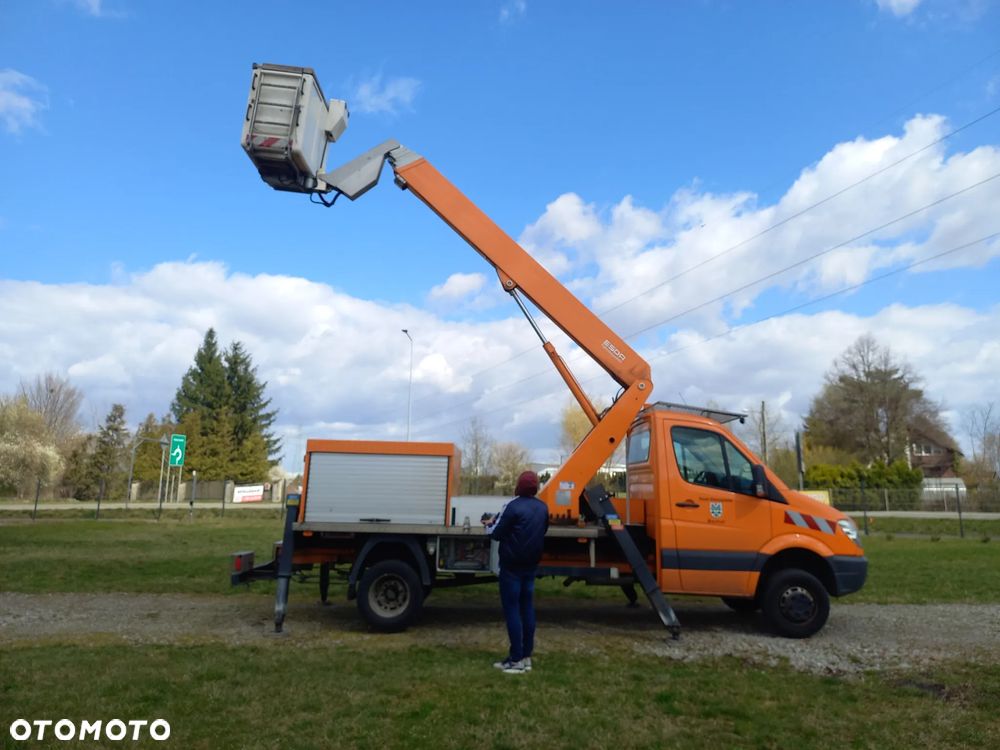 Mercedes-Benz SPRINTER - 32