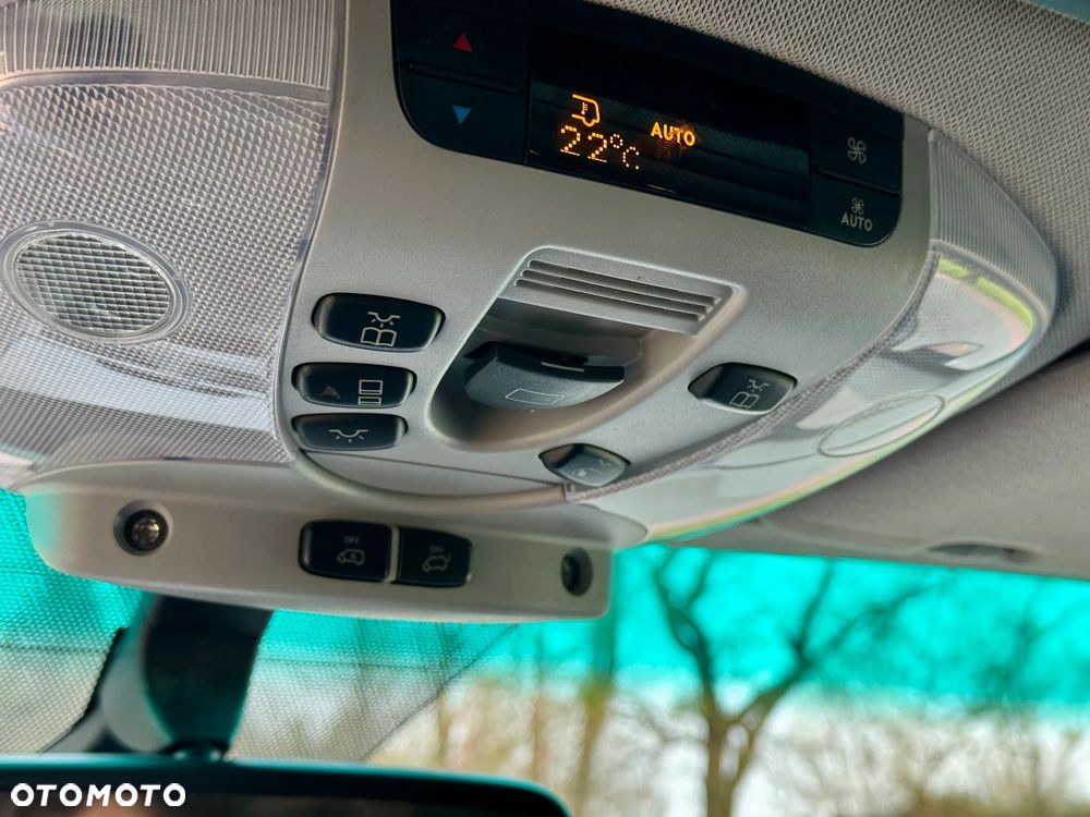 Mercedes-Benz Viano - 32