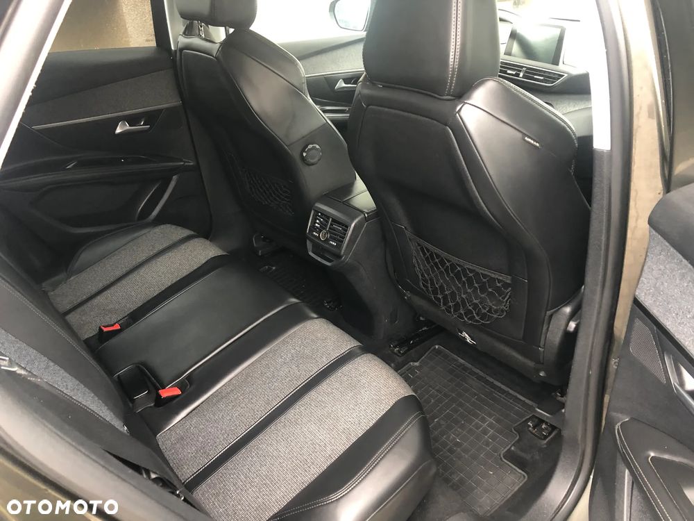 Peugeot 3008 BlueHDi 130 Stop & Start EAT8 Allure - 11
