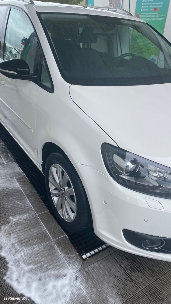VW Touran 2.0 TDI Blue.Highline 7L - 16