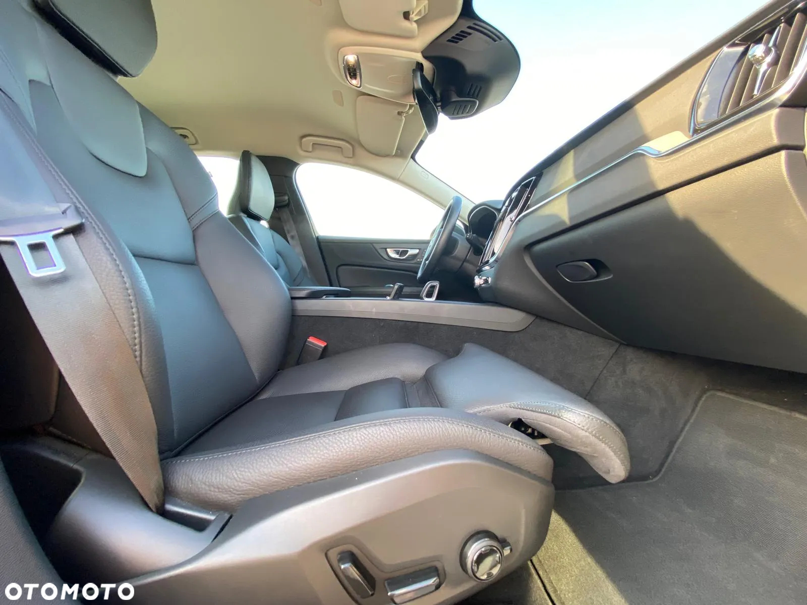 Volvo V60 Cross Country B4 D AWD Ultimate - 20