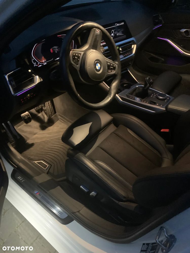 BMW Seria 3 318i M Sport - 10