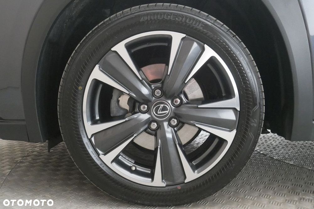 Lexus UX - 14