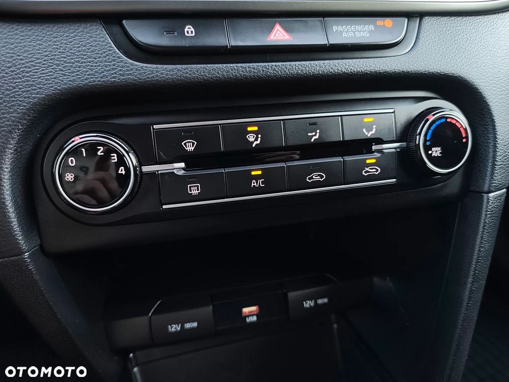 Kia Ceed - 28