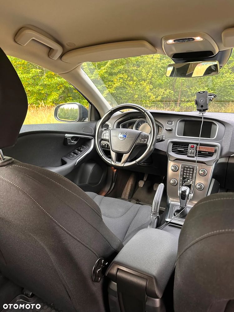 Volvo V40 D4 Momentum - 13