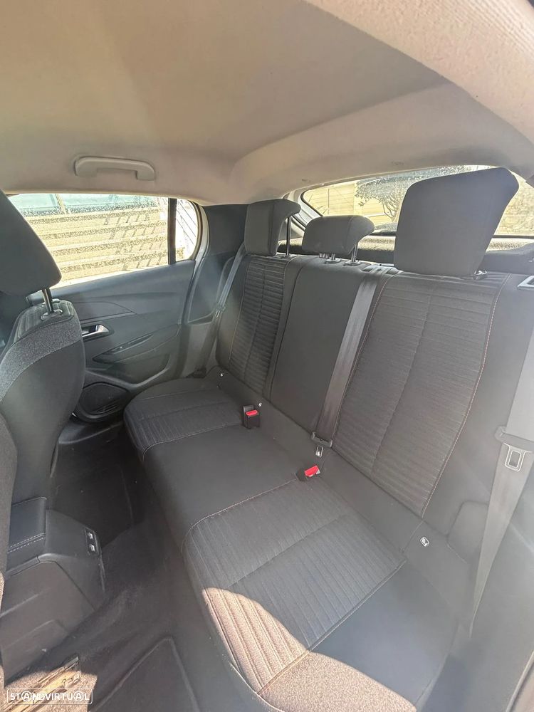 Peugeot e-208 50 kWh Active Pack - 10