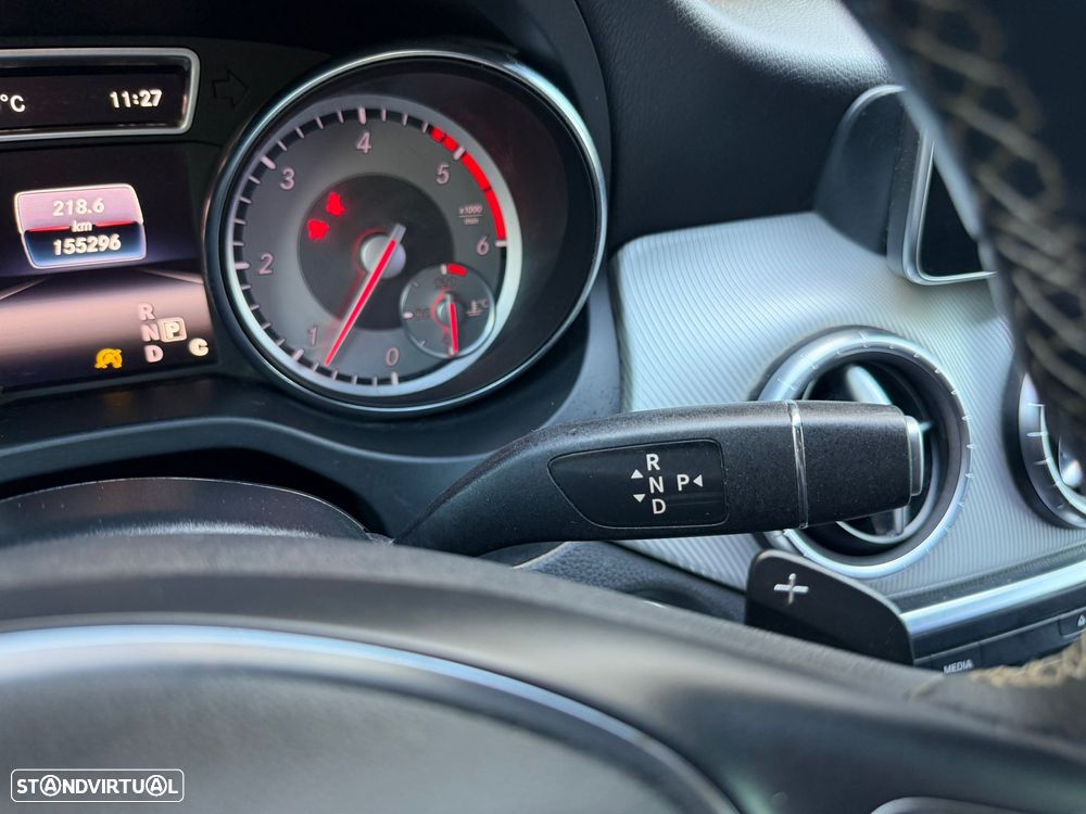 Mercedes-Benz CLA 200 d Shooting Brake Urban Aut. - 17