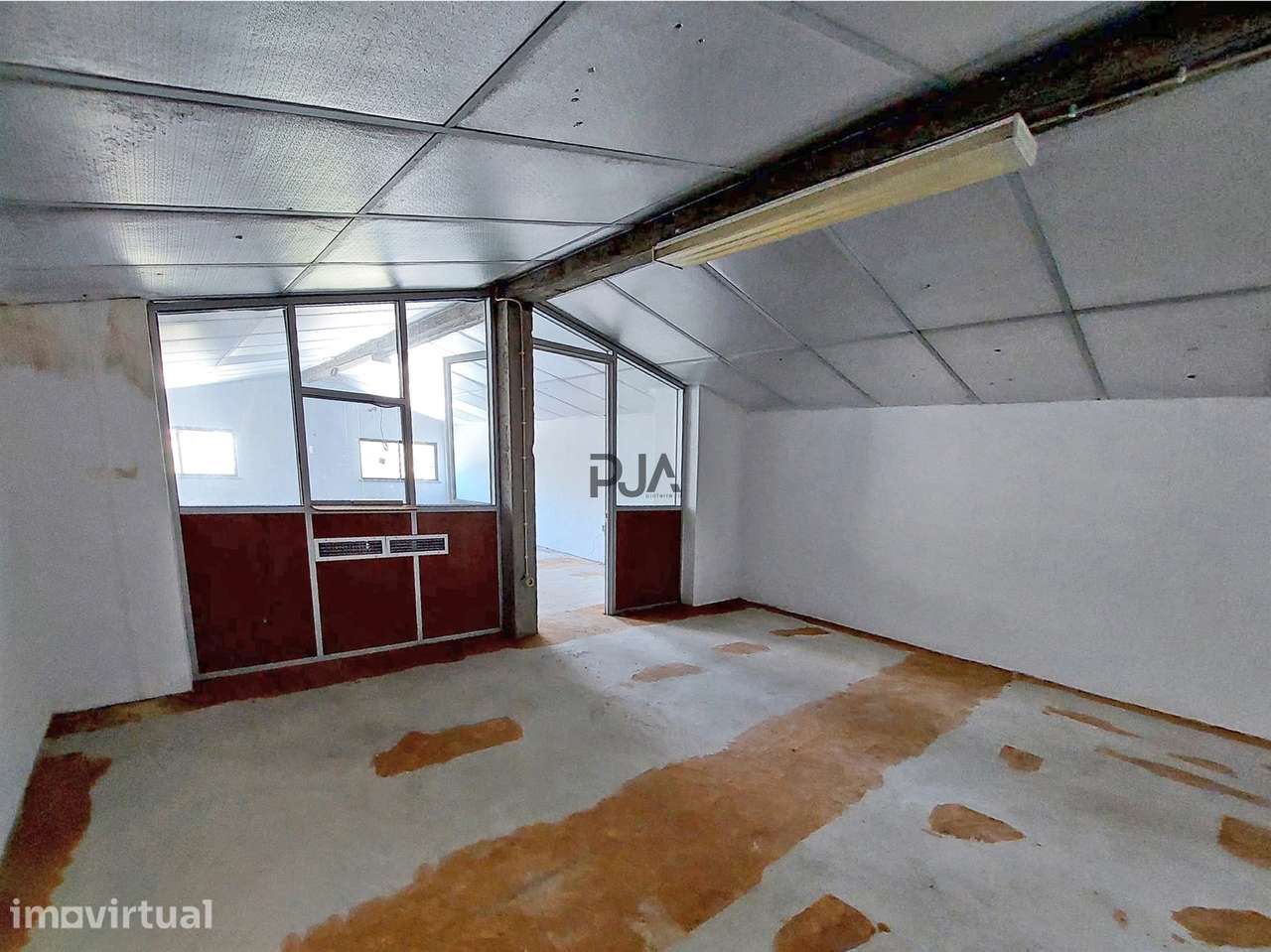 Sótão / Arrecadação para Arrendar em Mangualde - Grande imagem: 2/5