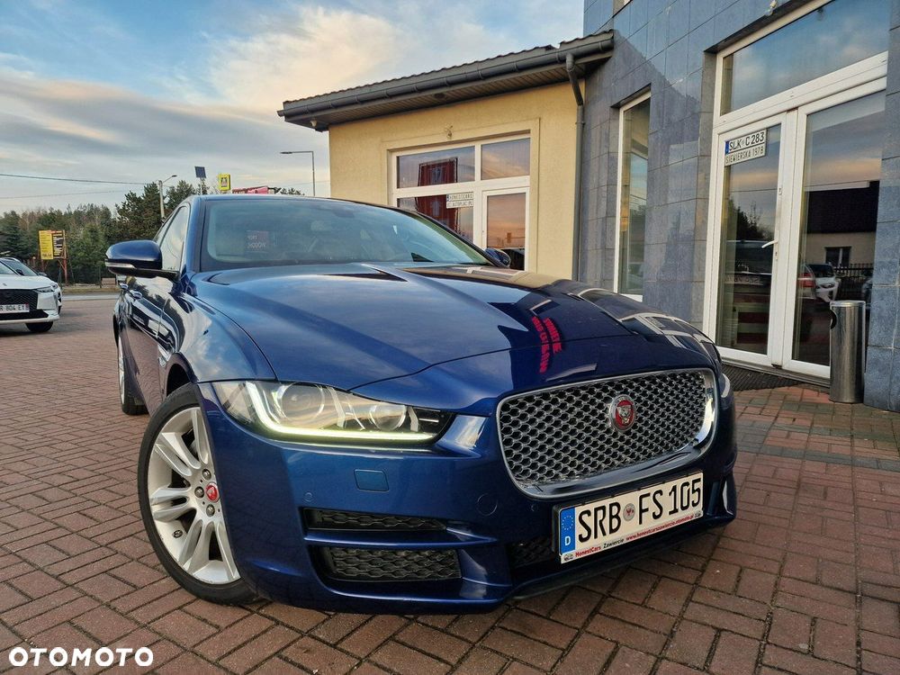 Jaguar XE 20d Prestige - 10