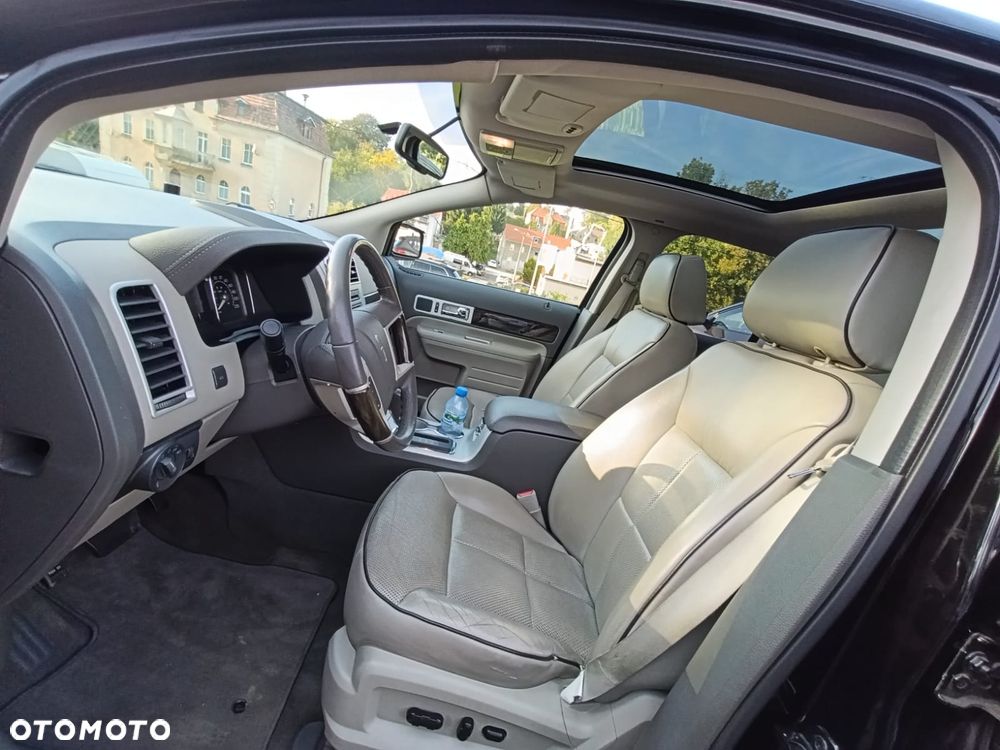 Lincoln MKX - 12
