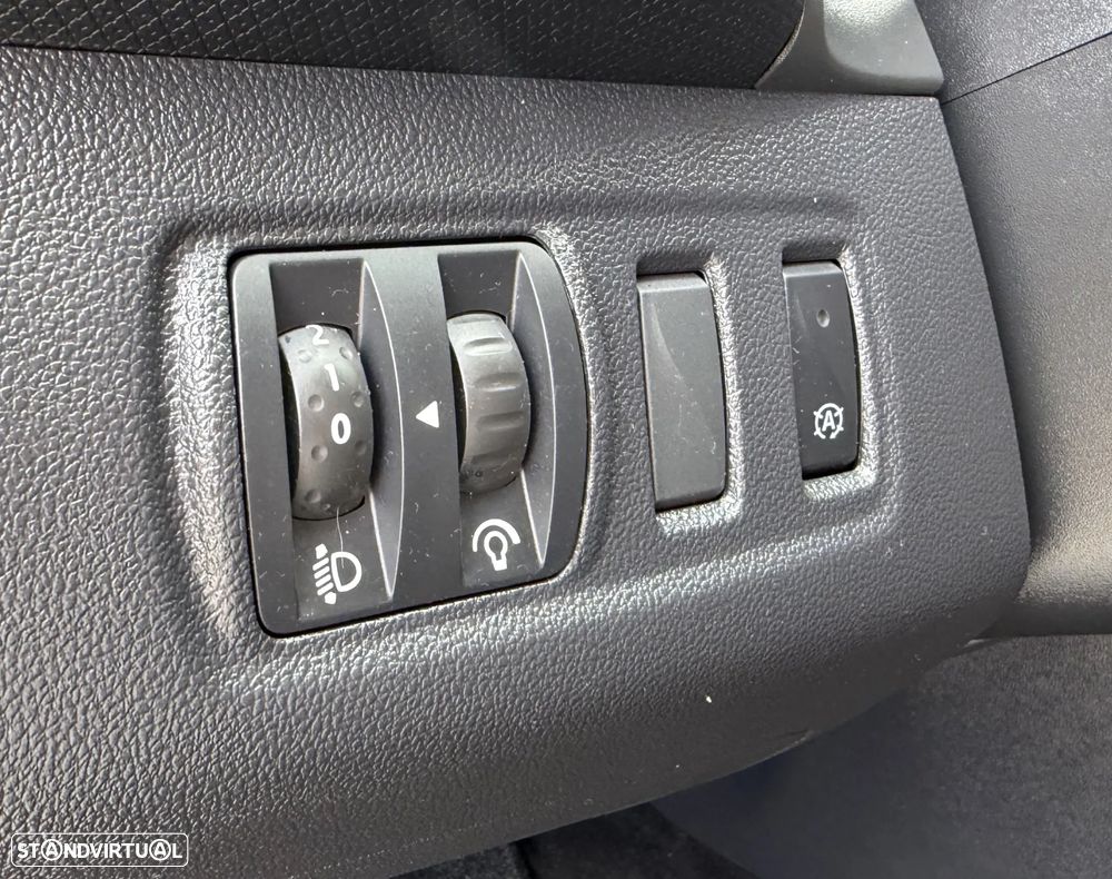 Renault Clio 0.9 TCe Limited - 13